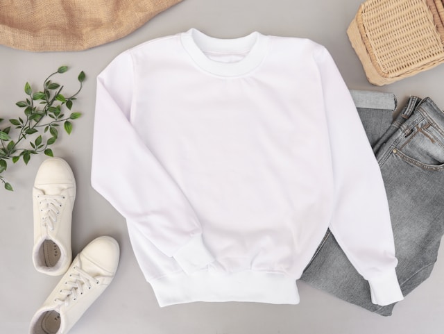 Dikiş makinesi ve tekstil overlok çalışması